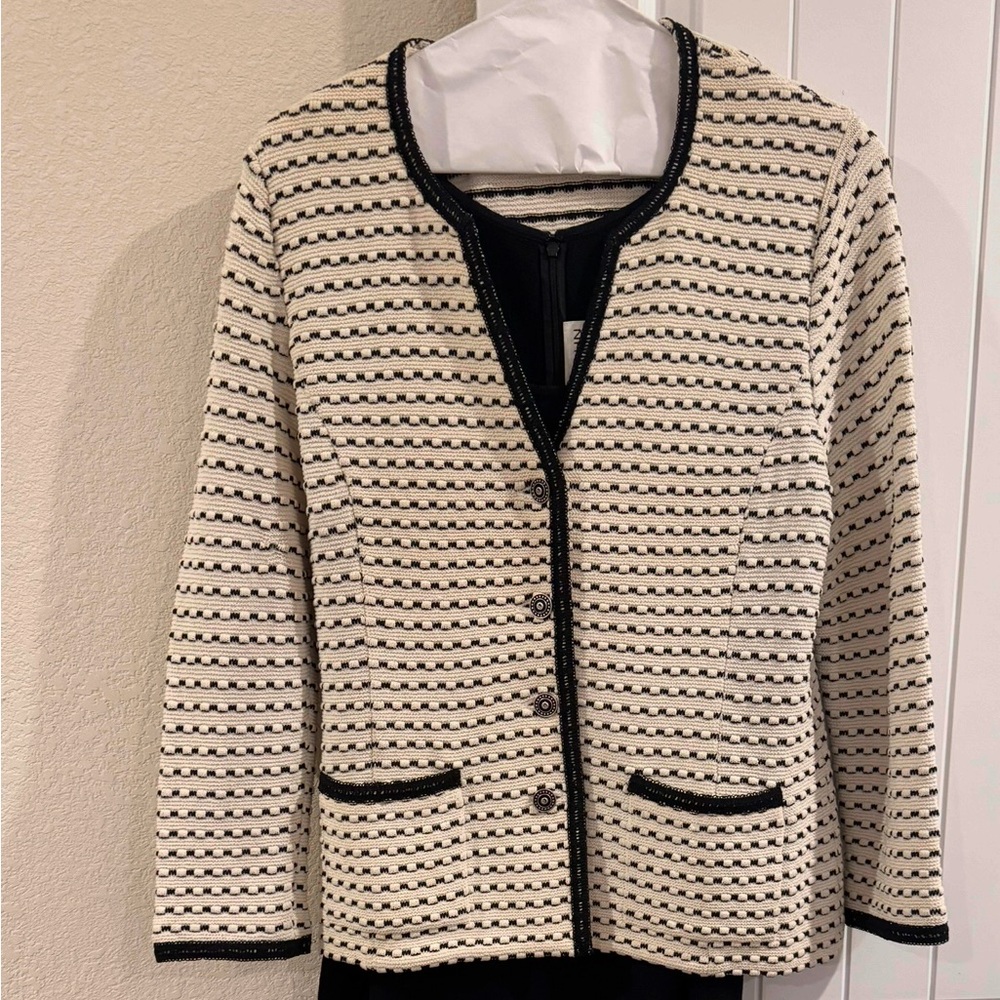 St John Size 12-14 cream and black blazer and dress.